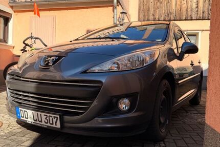Peugeot 207 87.000 km 3.499 &euro; Meißen 01662