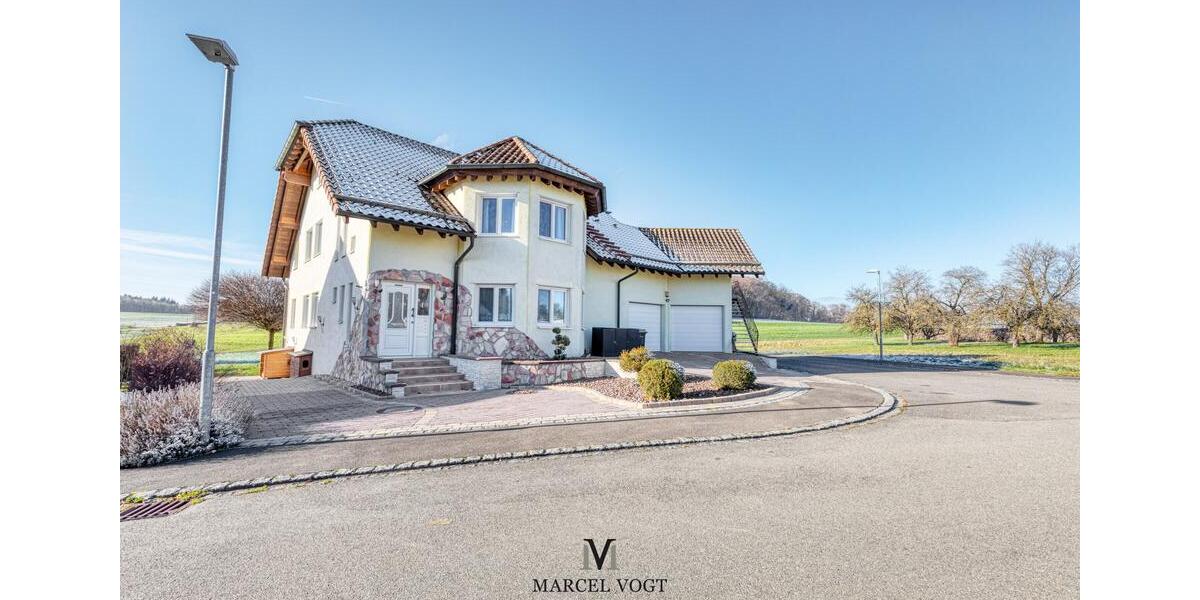 Großes Familienhaus mit Premium-Ausstattung und Vermietungsoption 8.5 zimmer