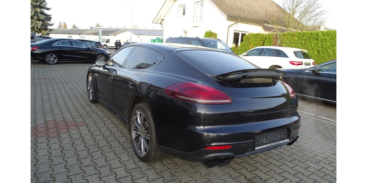 Porsche Panamera 4 GTS Bi-Xenon, Klappe, Luft, PDK, Chrono 184.608 km 26.890 &euro; Rodgau 63110