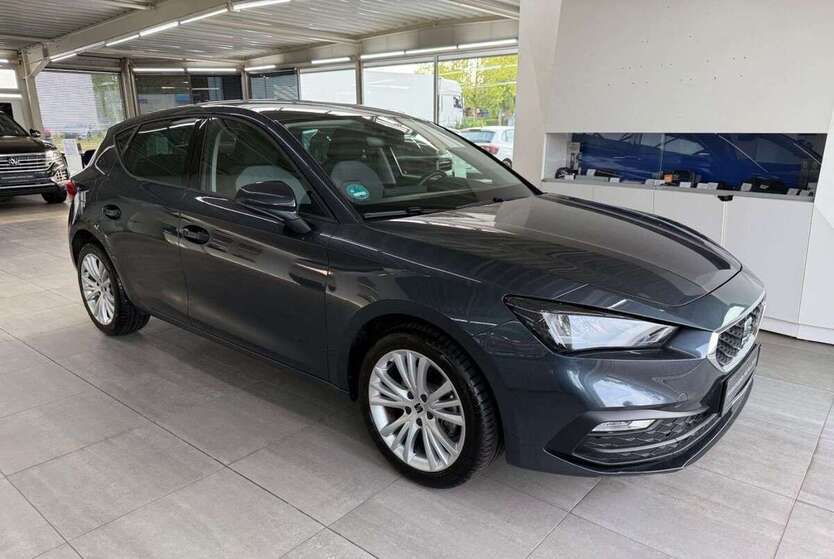 Seat Leon 8.600 km 18.990 € Braunschweig 38116