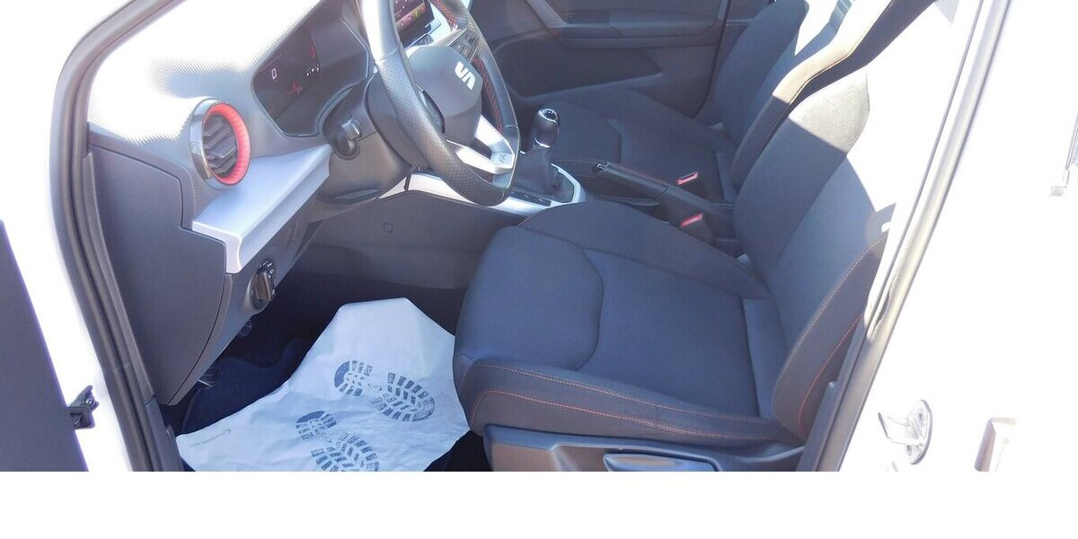 Seat Arona 1.0 FR-Line TSI BMT Navi Klima Alu 27.000 km 16.990 &euro; Vordorf 38533