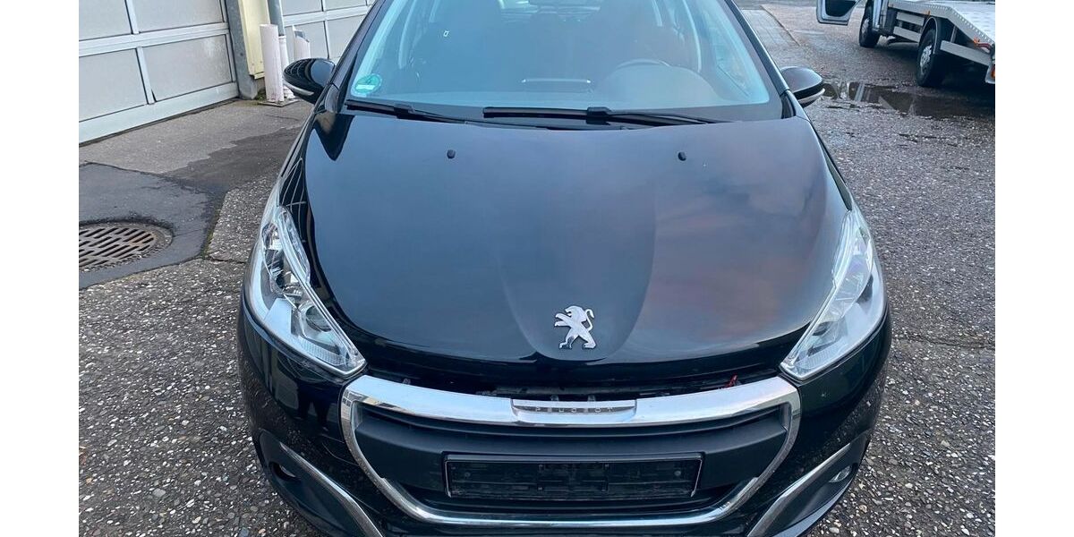 Peugeot 208 181.200 km 4.950 &euro; Overath 51491