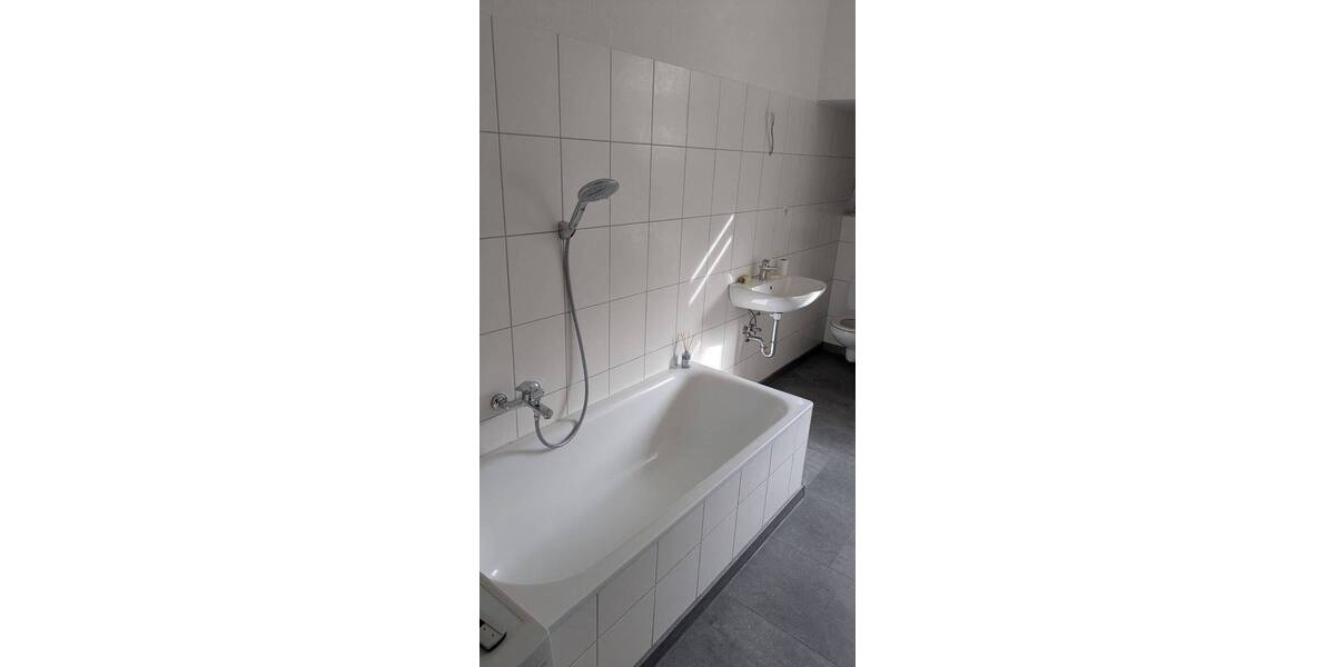 Etagenwohnung Weißenfels - 2 Zimmer, 65 m&sup2;, 450&euro; | Angebot:26438046