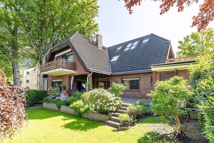 Vielfältige Nutzung! Zwei-Dreifamilienhaus idyllisch am Tegeler Forst