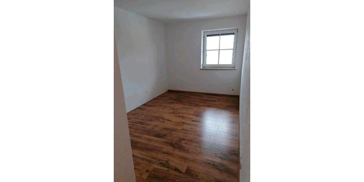 Etagenwohnung Ramerberg - 4 Zimmer, 140 m&sup2;, 1.200&euro; | Angebot:26662922