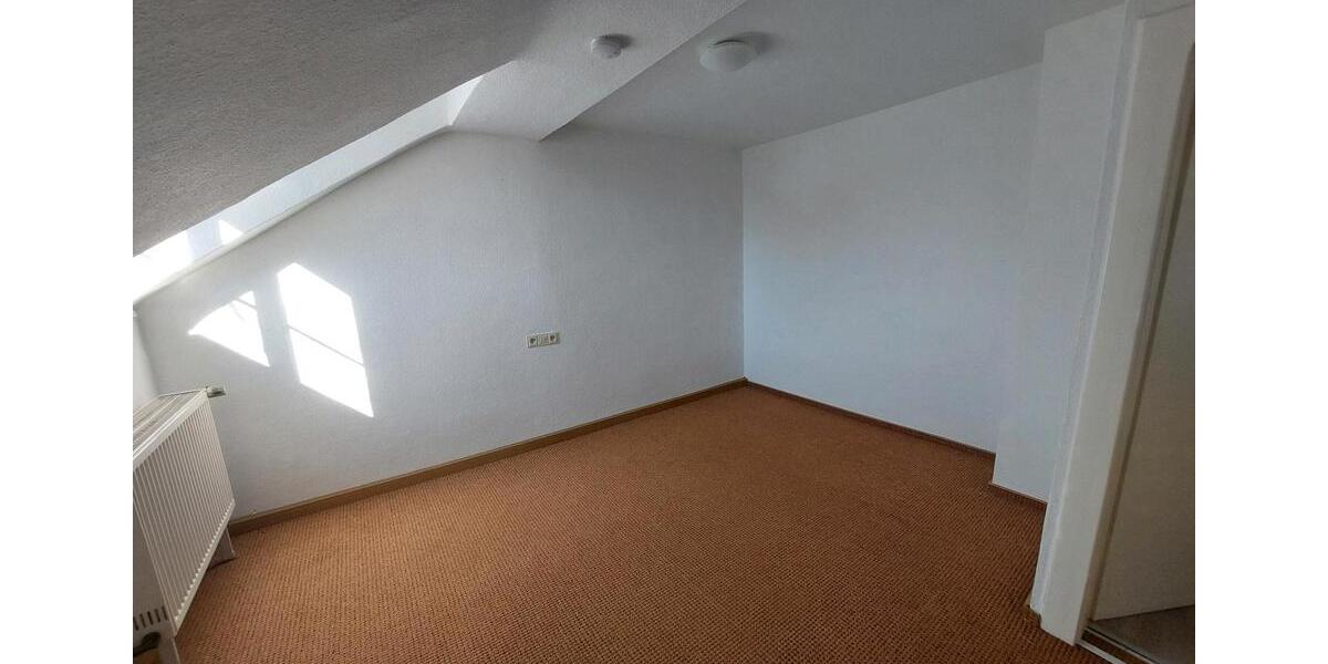 Dachgeschoßwohnung Wunsiedel - 2 Zimmer, 55 m&sup2;, 250&euro; | Angebot:26424228