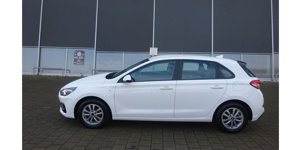 Hyundai i30 38.112 km 15.280 &euro; Steißlingen 78256