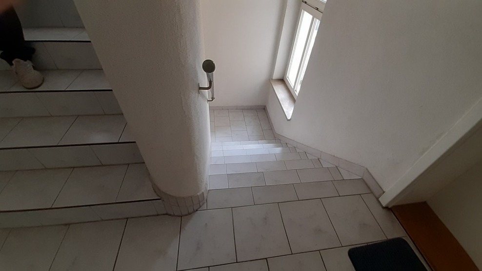 WG-Wohnung mit 4-Zimmern, 3.OG mit 2 Bädern in ruhigem und zentralem Wohnviertel von Gera 4 zimmer