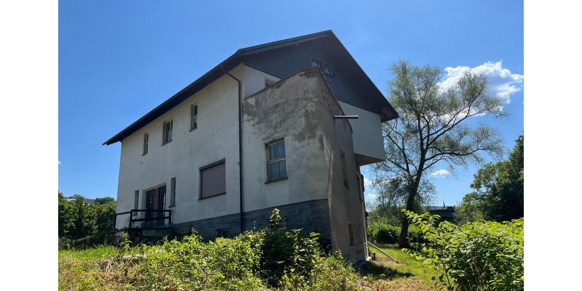 Einfamilienhaus Aue-Bad Schlema Bad Schlema - 6 Zimmer, 295 m&sup2;, 119.000&euro; | Angebot:25942403
