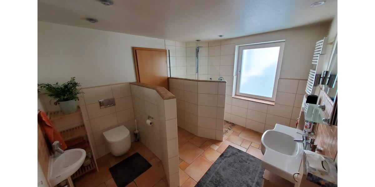 Maisonettenwohnung Grefrath - 5 Zimmer, 181 m&sup2;, 1.200&euro; | Angebot:24658580