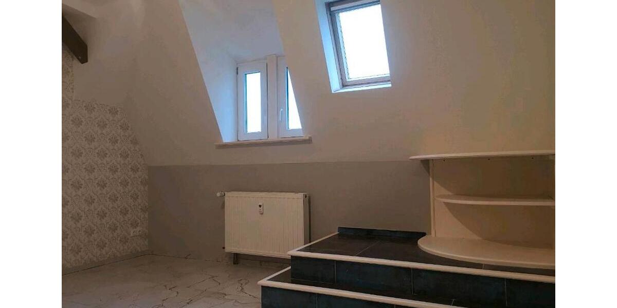 Dachgeschoßwohnung Plauen Bahnhofsvorstadt - 2.5 Zimmer, 48 m&sup2;, 80.000&euro; | Angebot:27464760