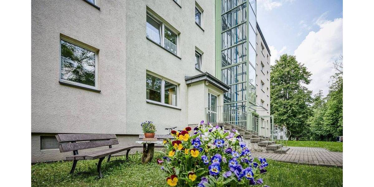 Wohnen mit LIFT - helle, moderne TOP 2-Zimmer-Wohnung ab 01.05.26 mit EBK, Balkon & Loggia 2 zimmer