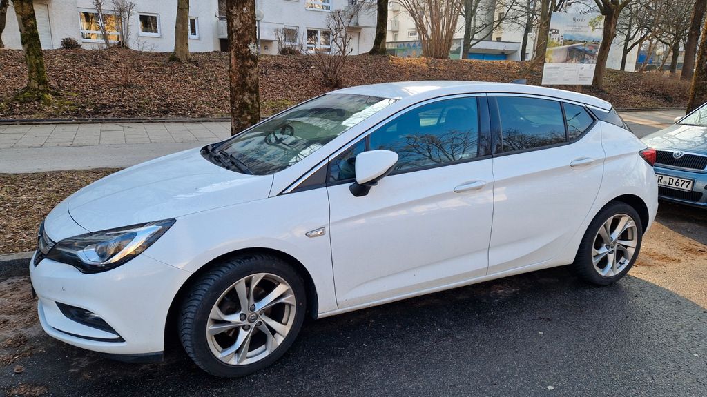 Opel Astra 96.000 km 13.900 &euro; München 81375