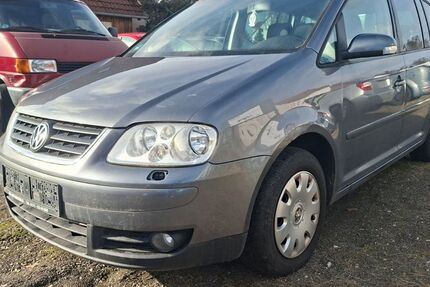 VW Touran 269.027 km 1.850 &euro; Treben 04617