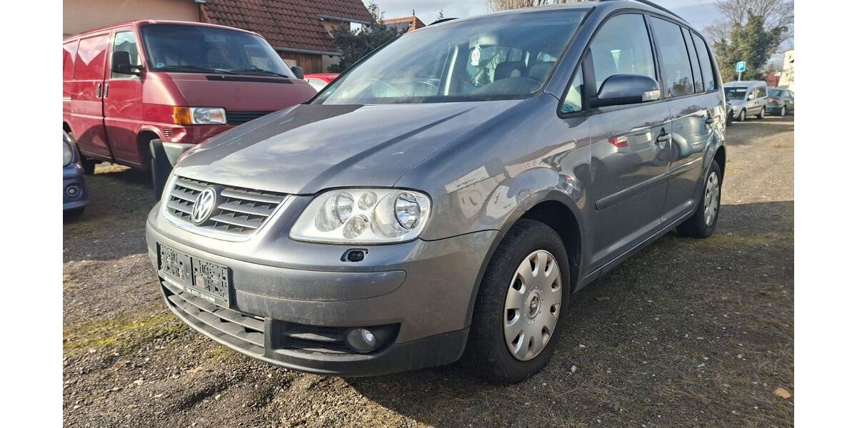 VW Touran 269.027 km 1.850 &euro; Treben 04617