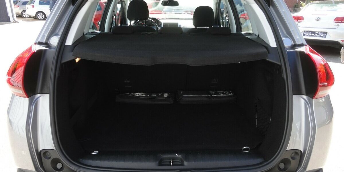 Peugeot 2008 Active 1,2 Klima SHZ PDC Allwetter 60.000 km 8.990 &euro; Neuss 41462