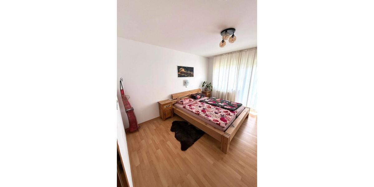 Etagenwohnung Hofheim am Taunus - 3 Zimmer, 97 m&sup2;, 1.300&euro; | Angebot:25607088