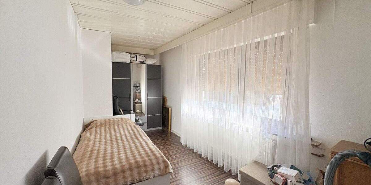 Mehrfamilienhaus, Wohnhaus Stadtallendorf-Wolferode Wolferode - 6 Zimmer, 208 m&sup2;, 299.900&euro; | Angebot:25775613