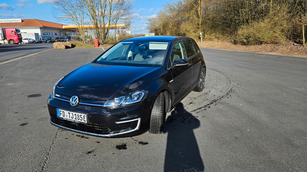 VW Golf 107.000 km 14.400 &euro; Flieden 36103