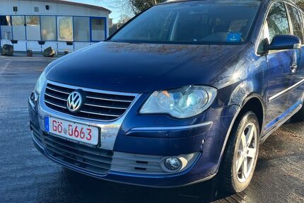 VW Touran 227.000 km 2.600 &euro; Göttingen 37081