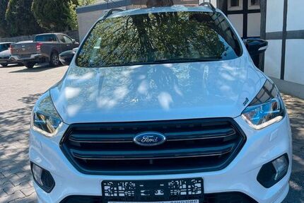 Ford Kuga 106.000 km 15.860 &euro; Versmold 33775