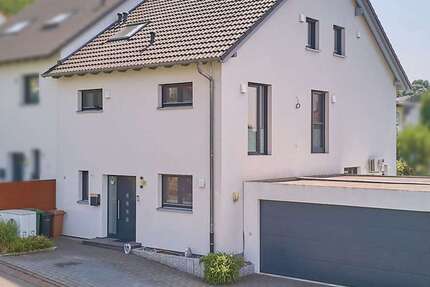 Haus zum Kaufen in Nußloch 1.150.000 € 232.6 m² 7 zimmer