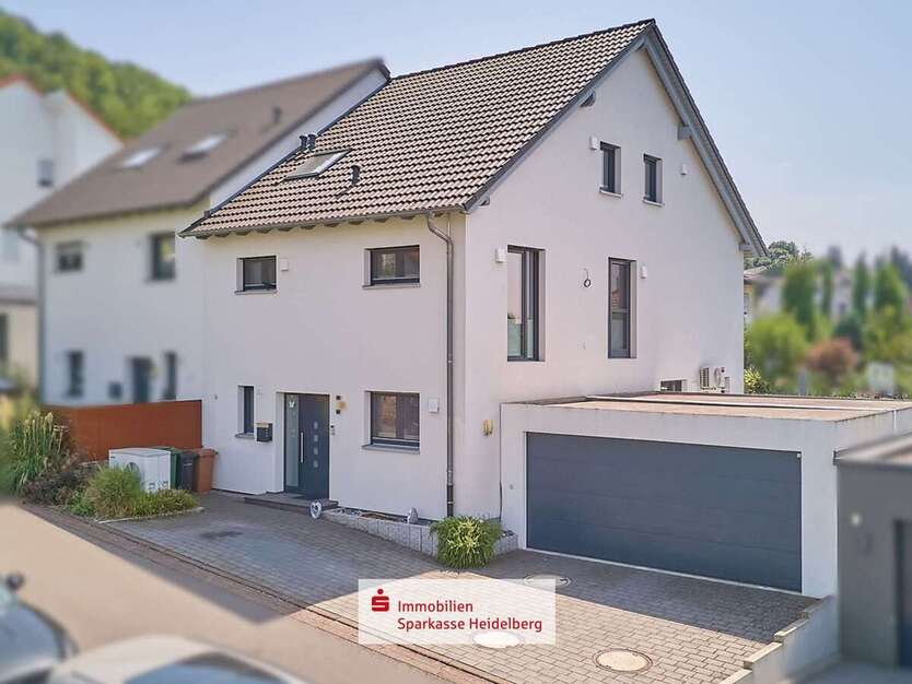 Haus zum Kaufen in Nußloch 1.150.000 € 232.6 m² 7 zimmer