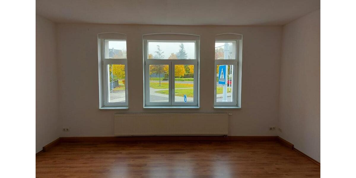 Erdgeschoßwohnung Neuhaus am Rennweg - 3 Zimmer, 100 m&sup2;, 650&euro; | Angebot:24940034