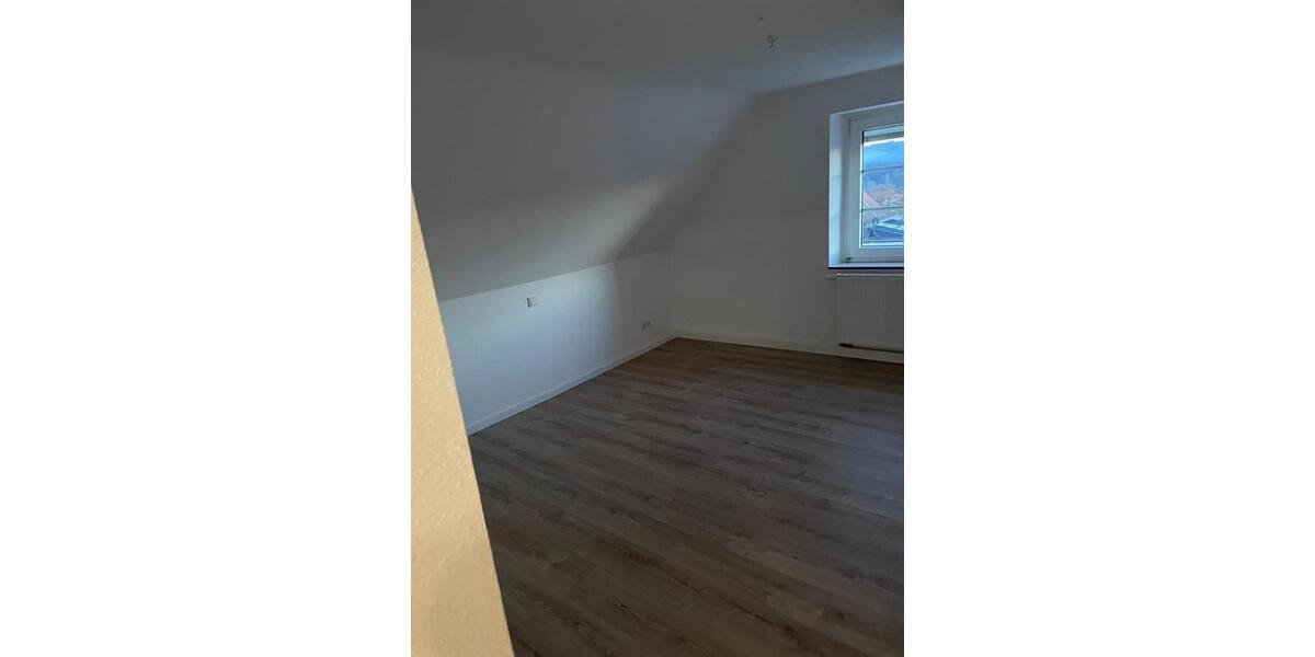 Dachgeschoßwohnung Zweibrücken - 2 Zimmer, 70 m&sup2;, 450&euro; | Angebot:26425887