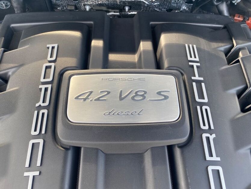 Porsche Cayenne 174.500 km 34.250 € Zeven 27404
