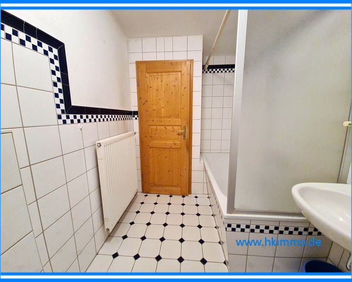 Teilmöblierte 2-Raumwohnung mit Küche in zentraler Lage von Köthen ! - Dachgeschoßwohnung Köthen | Angebot:26840143