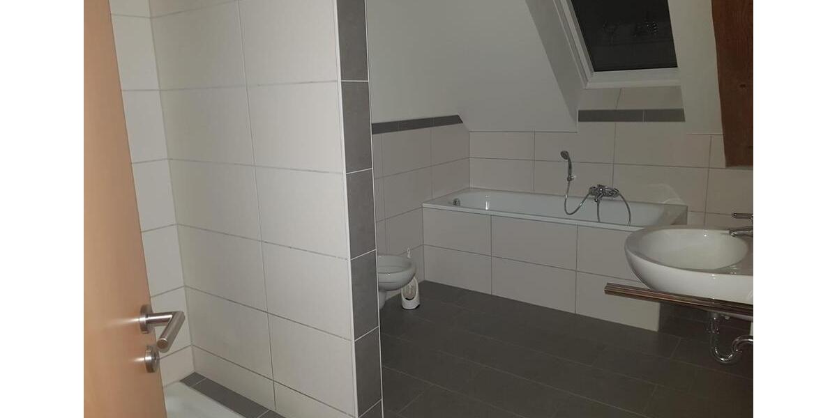 4,5-Zimmer-Maisonettewohnung mit Galerie, Garage & Garten 4.5 zimmer