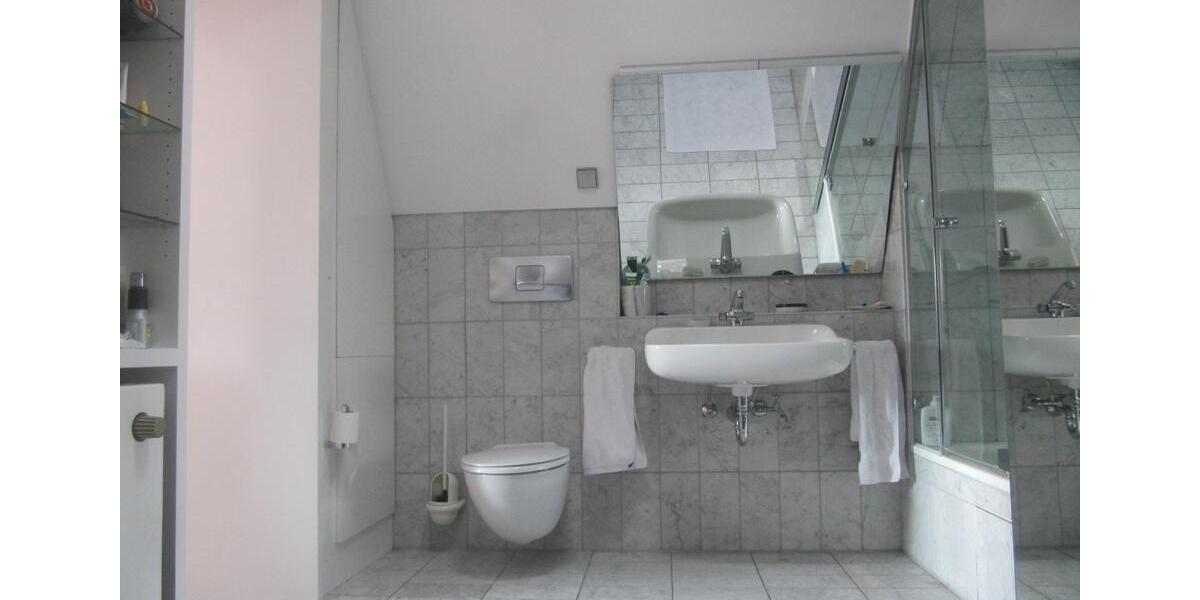 Einfamilienhaus Ettlingen - 6 Zimmer, 250 m&sup2;, 2.350&euro; | Angebot:26688722