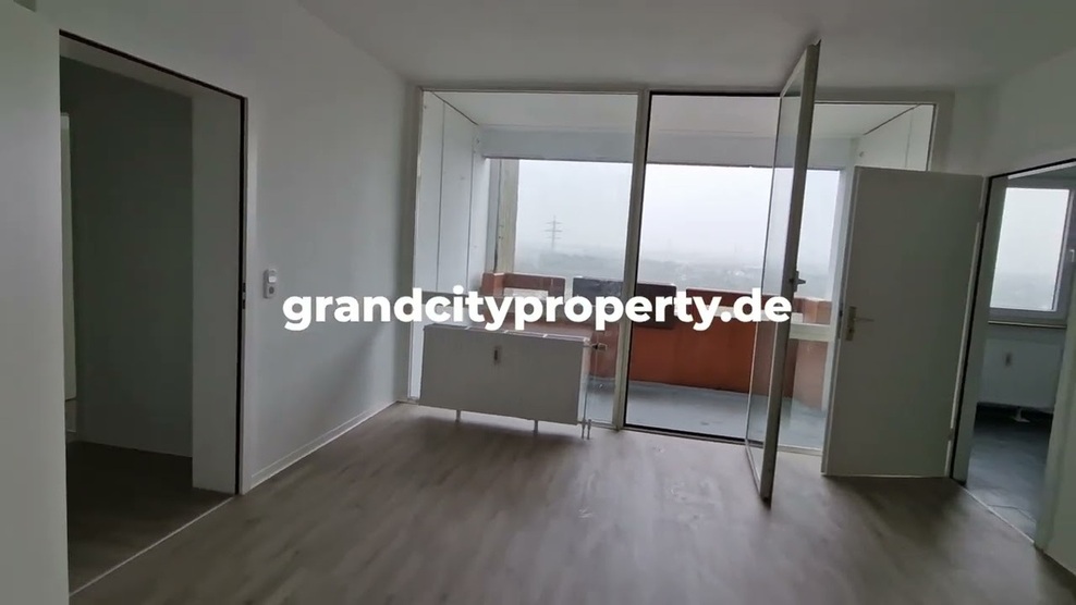 Familienfreundliche, frisch renovierte 3-Zimmer-Wohnung mit Balkon und weitem Blick! zimmer