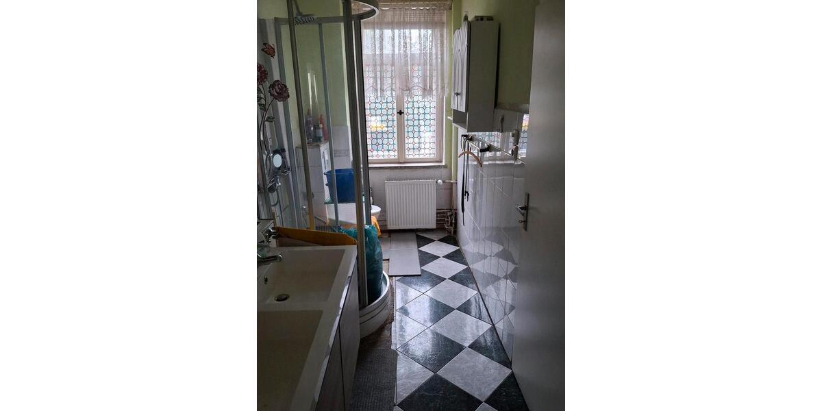 Reihenhaus Werdau - 5 Zimmer, 100 m&sup2;, 65.000&euro; | Angebot:24829937