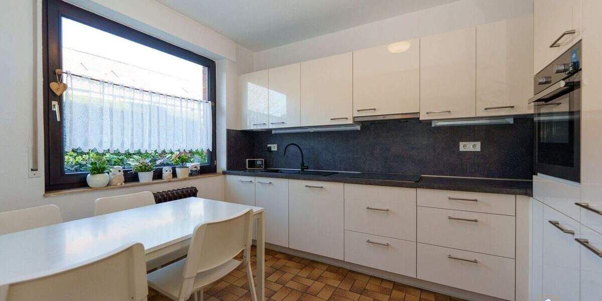 Mehrfamilienhaus, Wohnhaus Krefeld / Fischeln Fischeln - 5 Zimmer, 150 m&sup2;, 499.000&euro; | Angebot:25474041