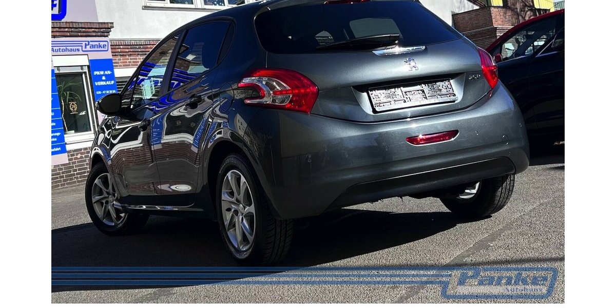 Peugeot 208 Style 1.2*SHZ*5trg*PDC*Klima*Blueto*Tempo* 73.611 km 7.980 &euro; Berlin 13187