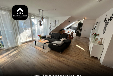 Moderne Dachgeschoßwohnung mit Klimaanlage - 4 Zimmer und Balkon in Urloffen zur Miete!