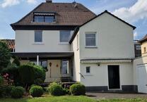 Umfangreich sanierte DG-Wohnung mit Loggia in BI-Brake