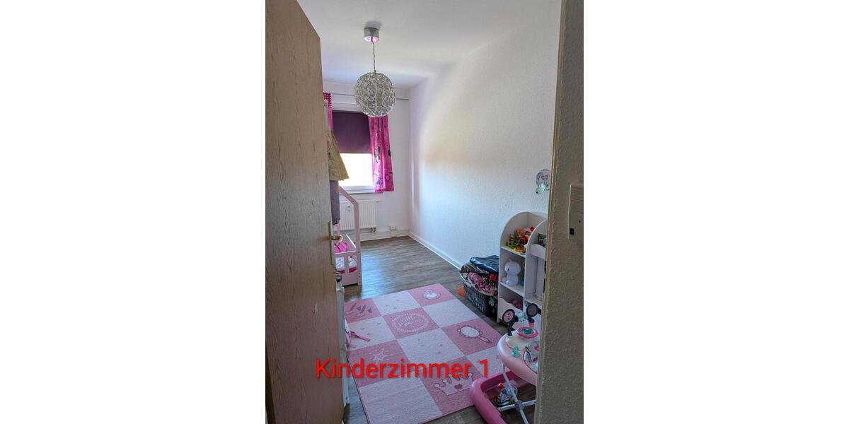 Etagenwohnung Eisenhüttenstadt - 4 Zimmer, 70 m&sup2;, 661&euro; | Angebot:26208801