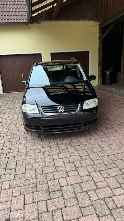 VW Touran 219.500 km 3.350 € Crailsheim 74564