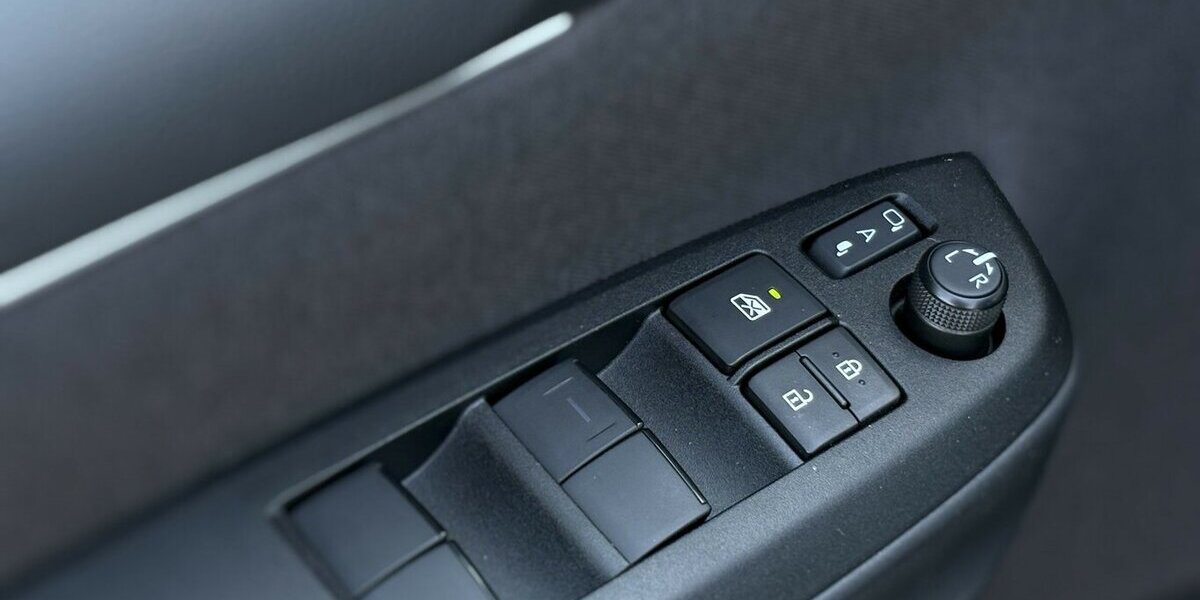 Toyota Yaris Hybrid Team Deutschland KAMER/DAB/1.HAND 10.247 km 21.800 &euro; Villingen-Schwenningen 78054