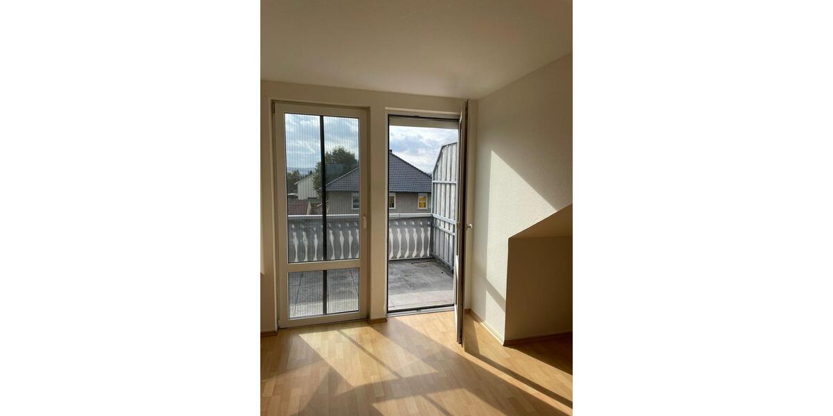 Dachgeschoßwohnung Lübbecke - 3 Zimmer, 100 m&sup2;, 800&euro; | Angebot:26350500
