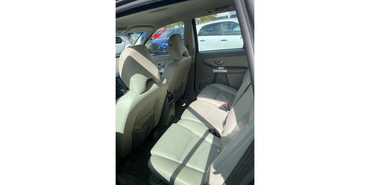 Volvo XC90 274.050 km 4.680 € Fürth 90744