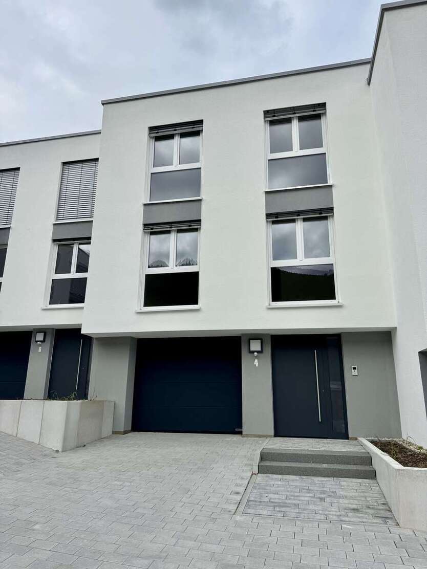 Haus zum Mieten in Bad Wildbad 1.790 € 137 m² 4 zimmer