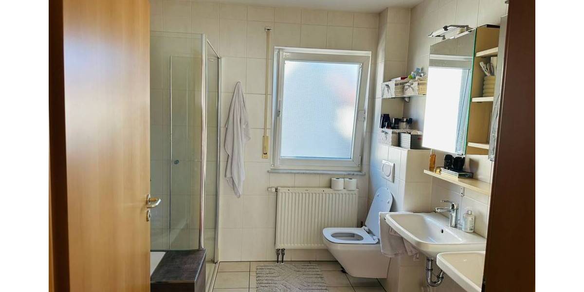 Mehrfamilienhaus, Wohnhaus Sersheim - 6 Zimmer, 160 m&sup2;, 1.850&euro; | Angebot:26260055