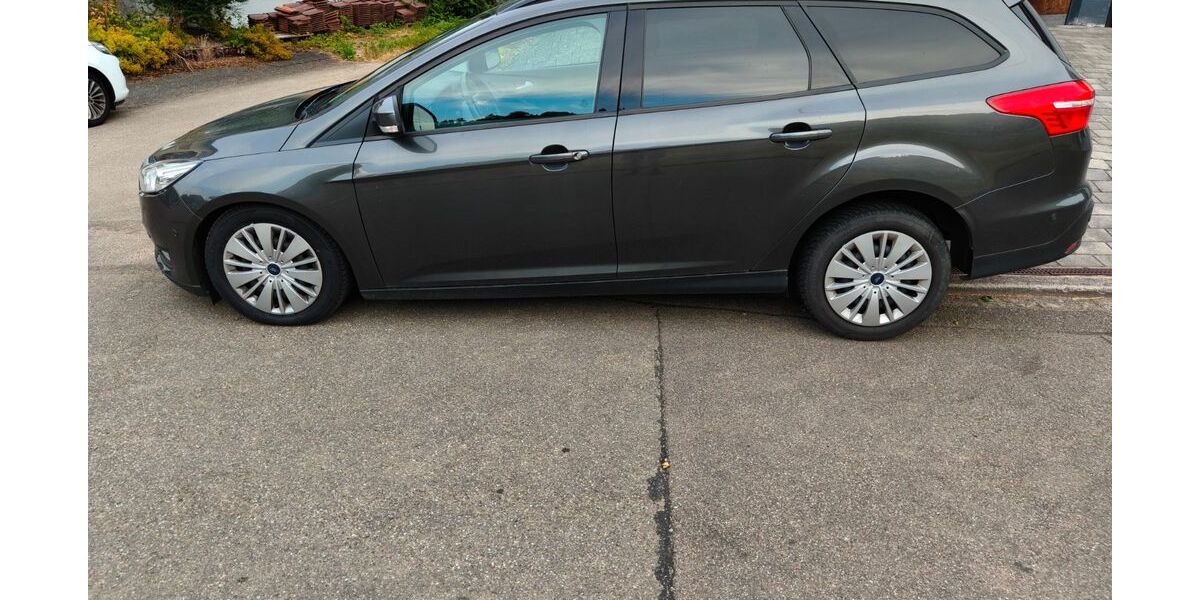 Ford Focus 87.100 km 8.200 &euro; Gengenbach 77723