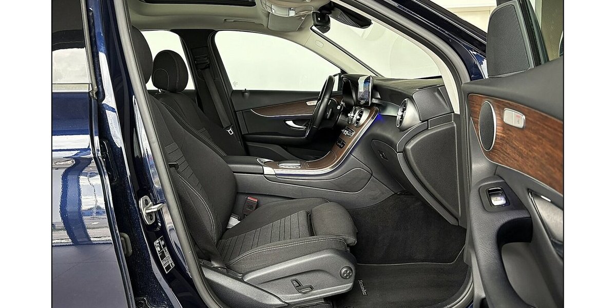 Mercedes-Benz GLC 300 d 4Matic LED Panorama TV AHK Assist. 113.000 km 30.499 &euro; Stade 21682