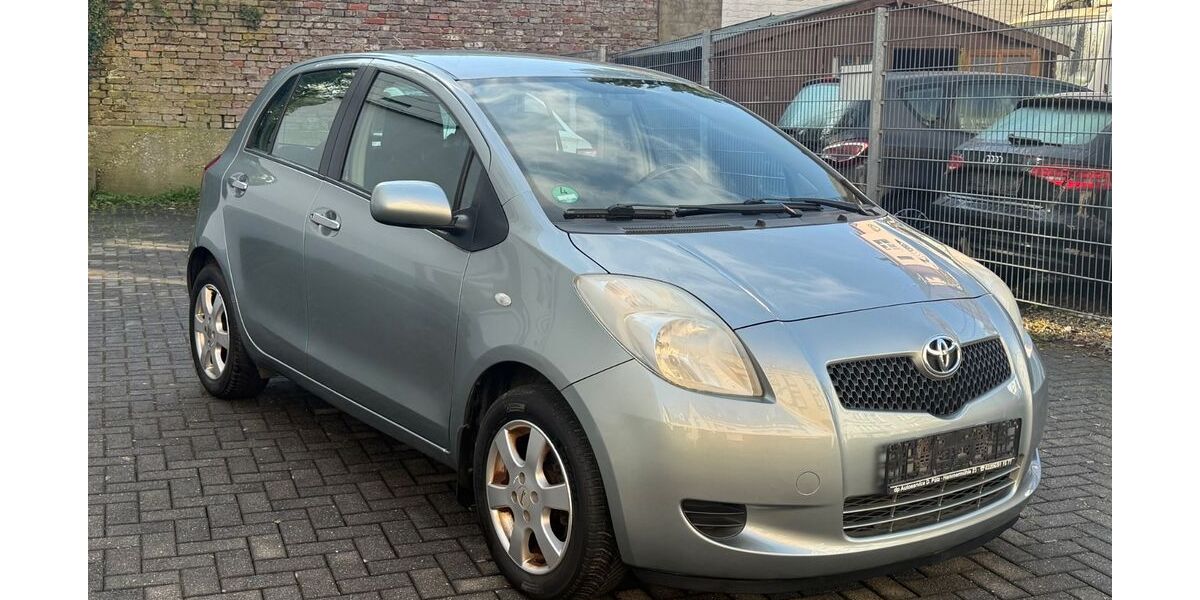 Toyota Yaris 112.000 km 3.500 &euro; Remscheid 42855