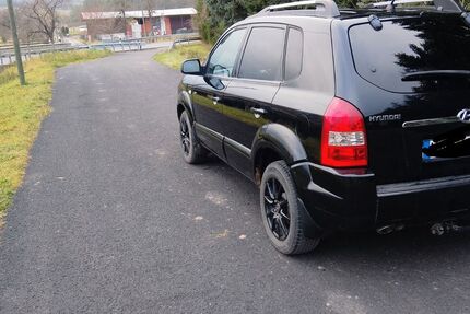 Hyundai TUCSON 214.000 km 4.300 &euro; Falken 99830